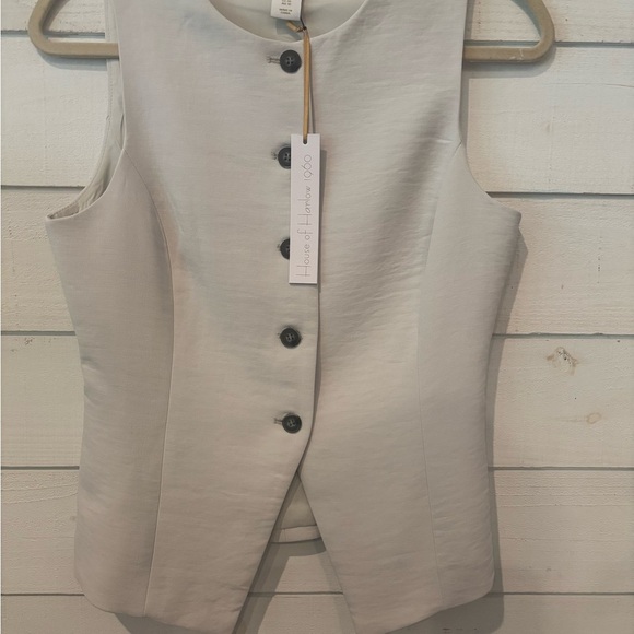 House of Harlow 1960 NWT Cream Sleeveless button down vest in size 6 - Picture 2 of 11